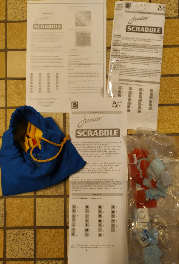 Scrabble Junior divers